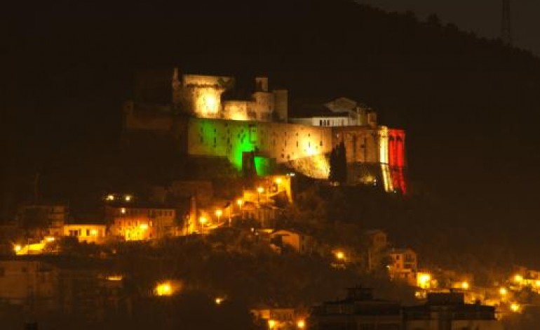 Un nostro lettore ci scrive: inadeguata l’illuminazione del Castello Malaspina di Massa