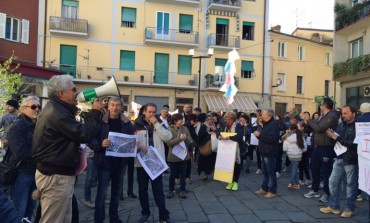 Ditta Costa: i dipendenti scendono in piazza ad Aulla