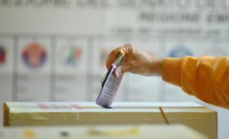 CARRARA, ELEZIONI – E’ ballottaggio Arrighi-Caffaz